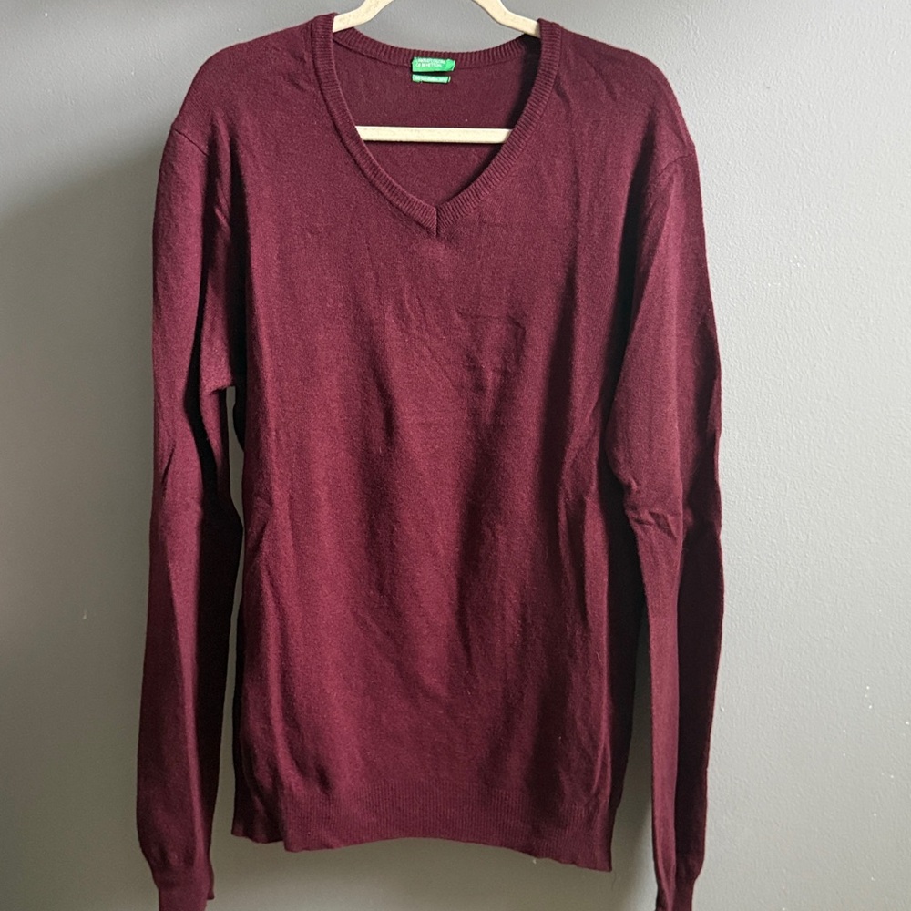 United Colors Of Benetton Men's Deep Red V-Neck Merino Wool Sweater